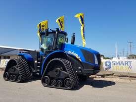 Photo 2. New Holland T9.615 SmartTrax tracked tractor