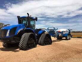 Photo 3. New Holland T9.615 SmartTrax tracked tractor