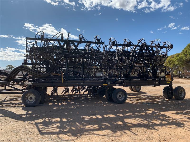 Photo 4. Flexi-Coil 5500 70ft Air Drill & 5560 TBT Air Cart