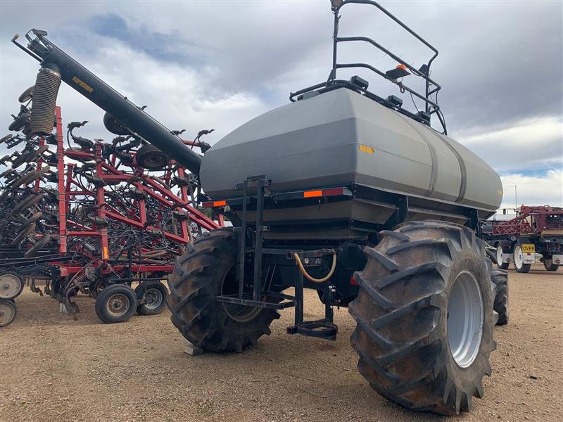 Photo 4. Flexi-Coil 3850 Air Cart