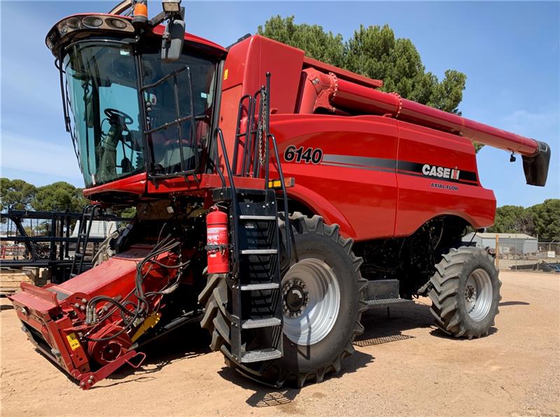 Case IH 6140 Axial Flow Combine & Ma...