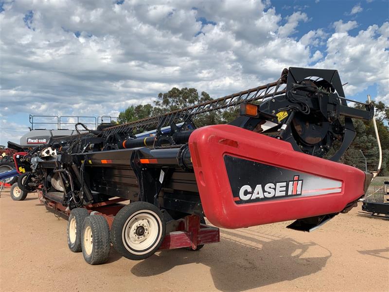 Photo 2. Case IH 2152 40ft Draper Front