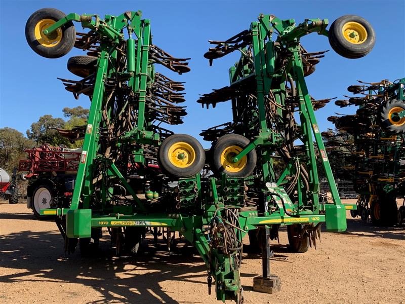 John Deere 1870 Conserva Pak Bar