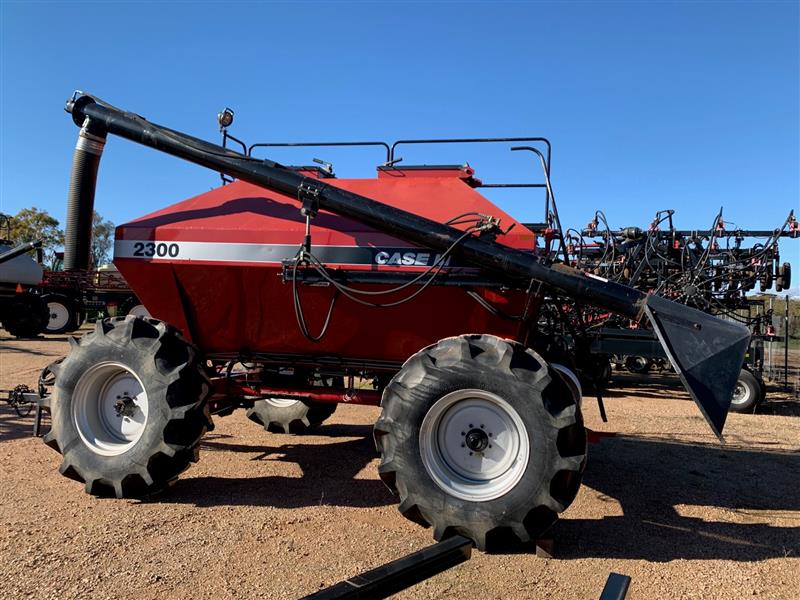 Photo 2. Case IH 2300 Concord Air Cart