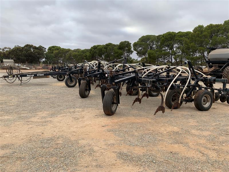 Photo 5. Flexi-Coil ST820 60ft Bar