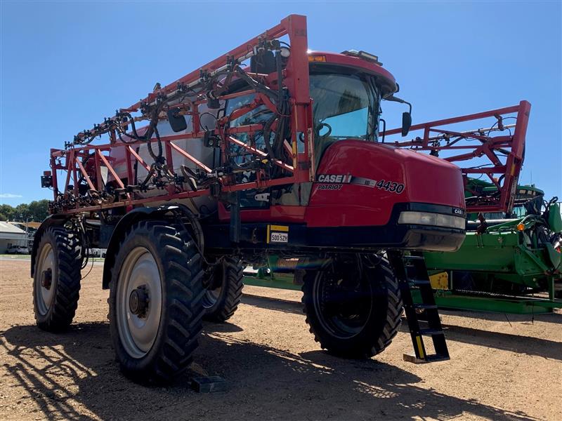 Case IH 4430 Patriot Self Propelled Sprayer