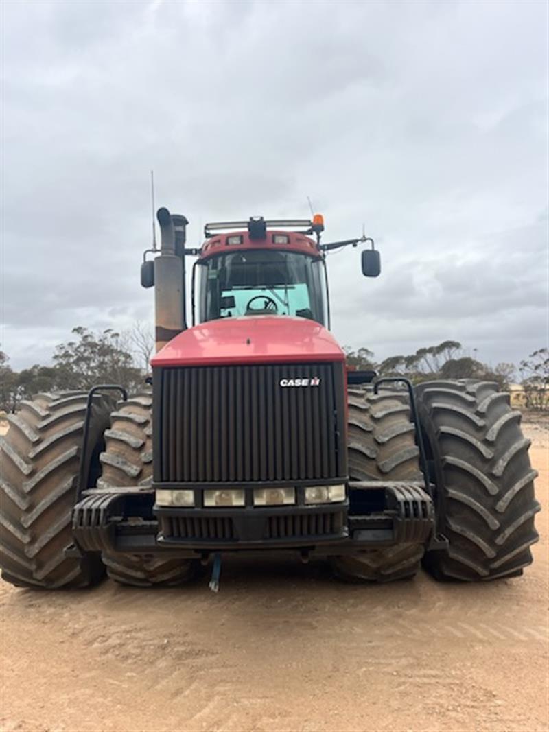 Photo 2. Case IH Steiger 535 Tractor