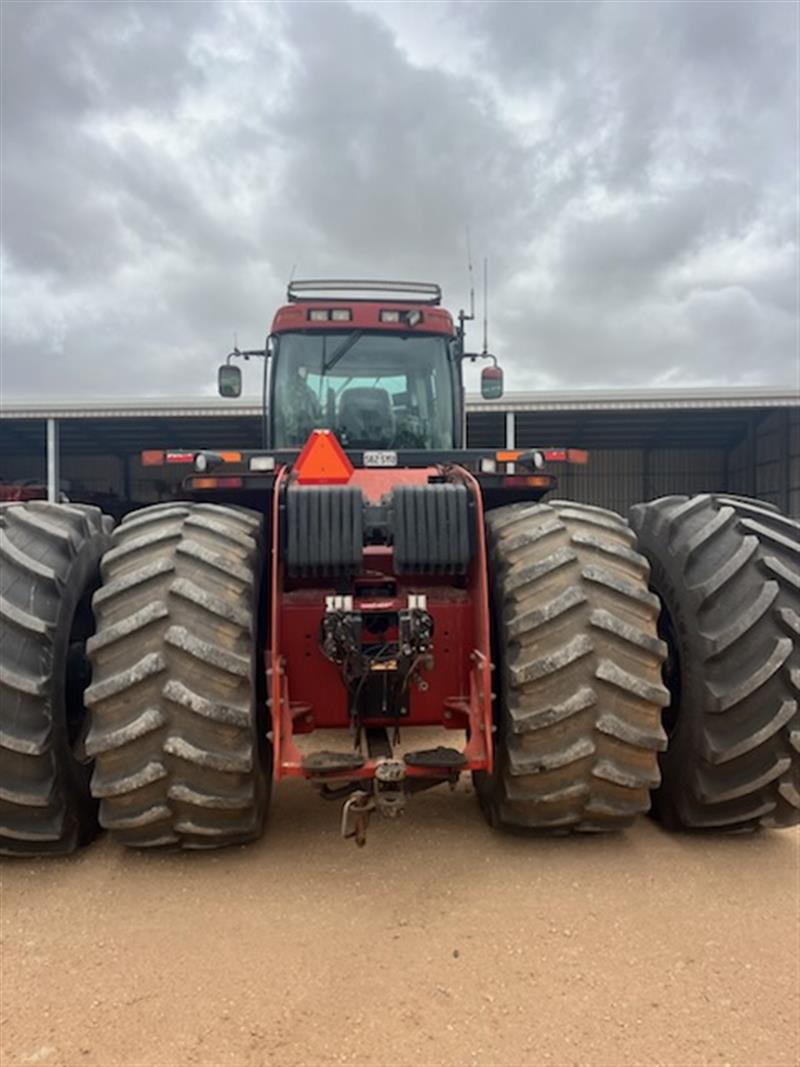 Photo 4. Case IH Steiger 535 Tractor