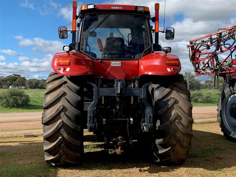 Photo 3. Case IH Magnum 315 Tractor