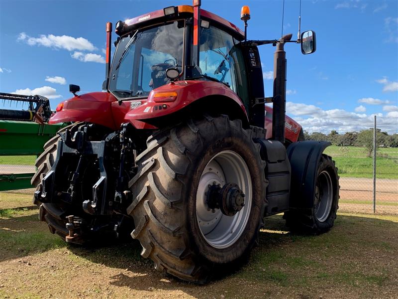 Photo 4. Case IH Magnum 315 Tractor