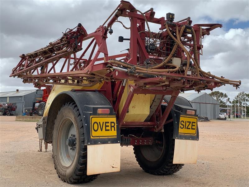 Photo 3. Hardi 8536 Commander Boomspray