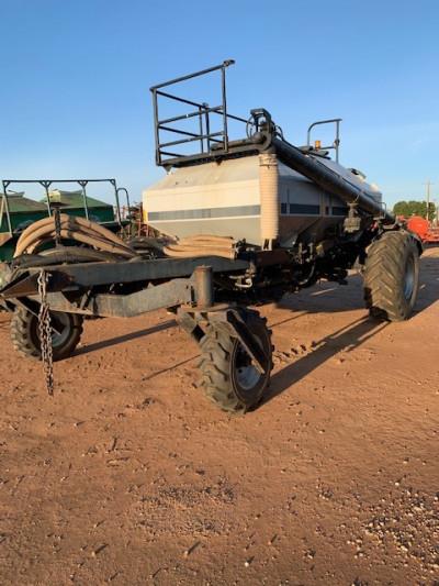 Photo 5. FLEXI COIL 2640 air seeder cart