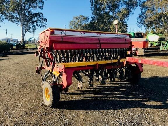 Photo 3. Duncan AG MK3 renovator & crop roller airseeder