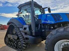 Photo 2. New Holland T8.410 SmartTrax tracked tractor
