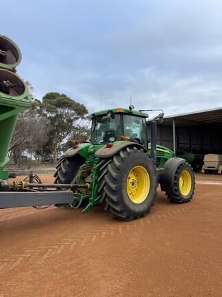 Photo 4. John Deere 7920 tractor