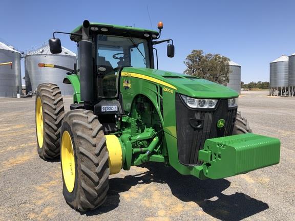 Photo 3. John Deere 8370R tractor