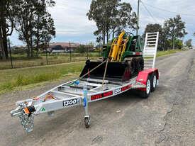 Photo 2. Kanga DT725 Skid Steer Loader