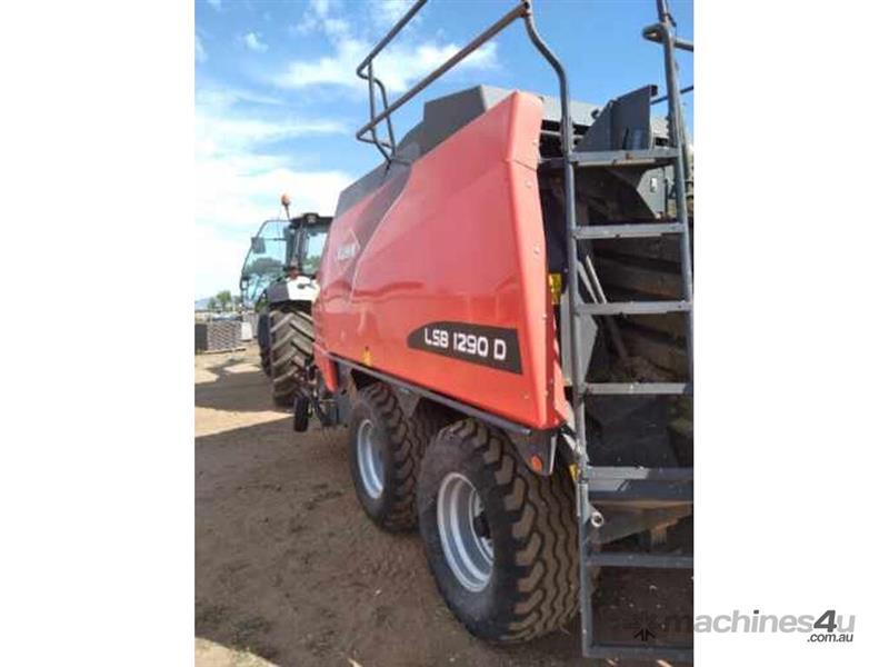 Photo 3. Kuhn LSB1290D Square Baler