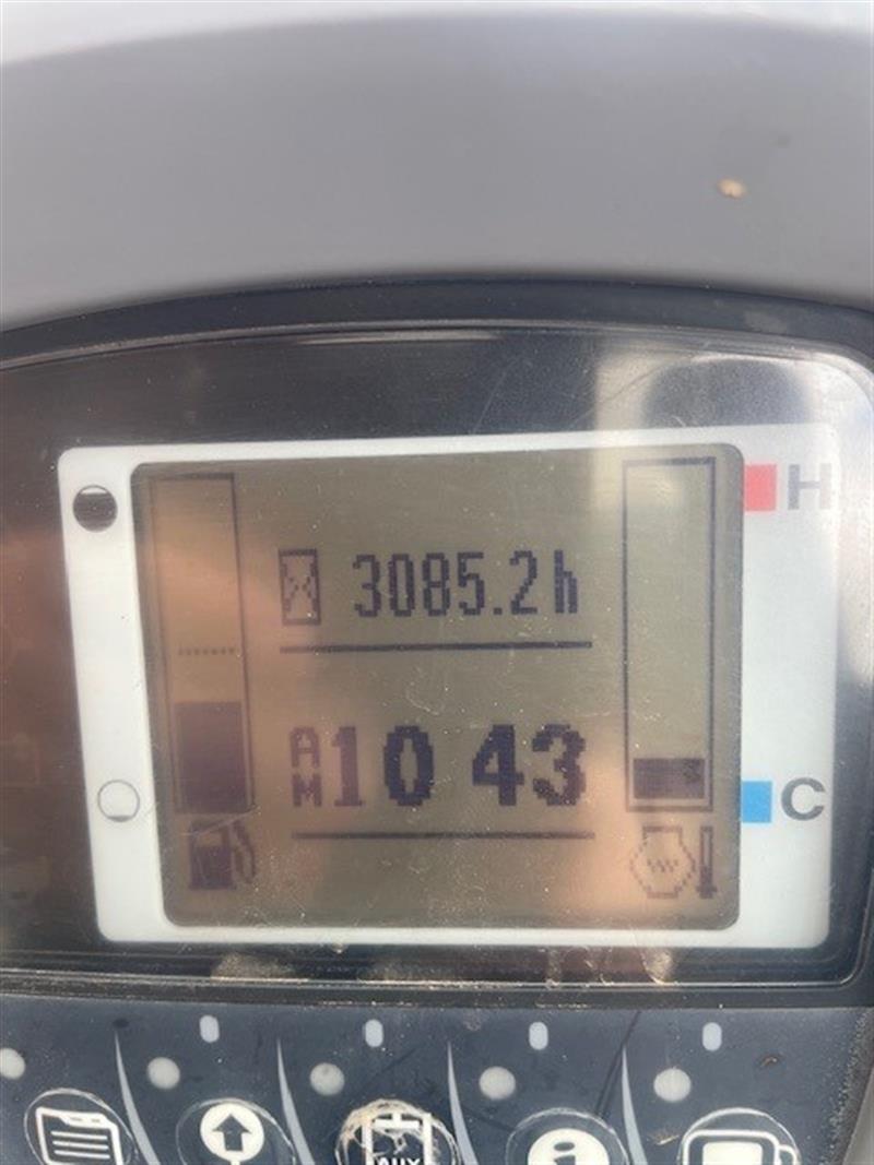 Photo 4. Kubota KX057-4HGLA excavator