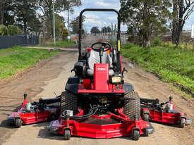 Photo 2. Toro GroundsMaster 4000 D Wide Area lawn mower