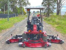 Photo 2. Toro GroundsMaster 4000 D Wide Area lawn mower