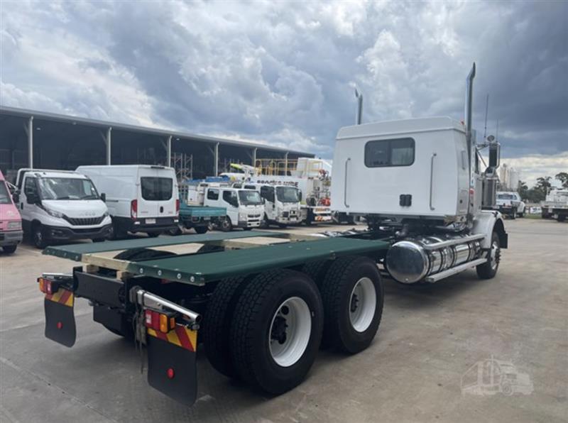 Photo 5. Western Star 4864FXC prime mover