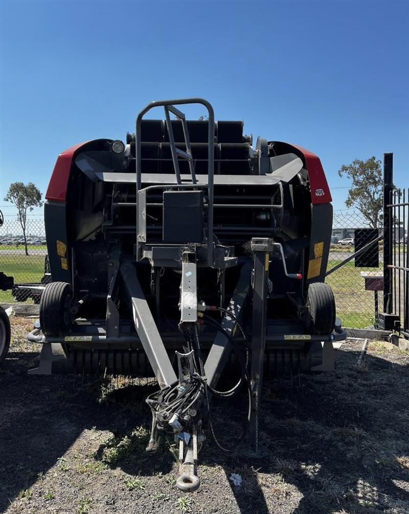 Photo 5. Massey Ferguson RB 4160V round baler