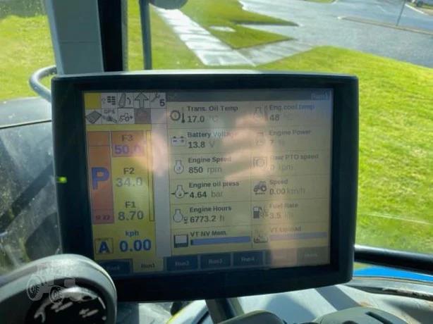 Photo 5. NEW HOLLAND T7.235 tractor
