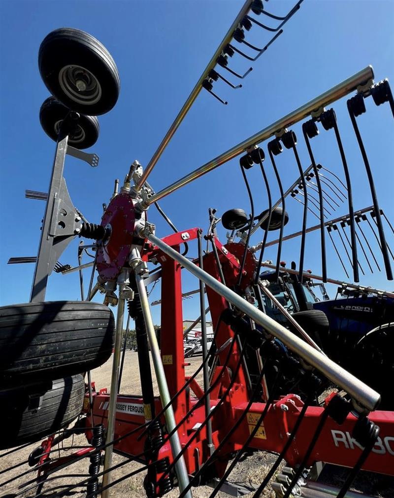 Photo 5. Massey Ferguson RK 802 TRC hay rake