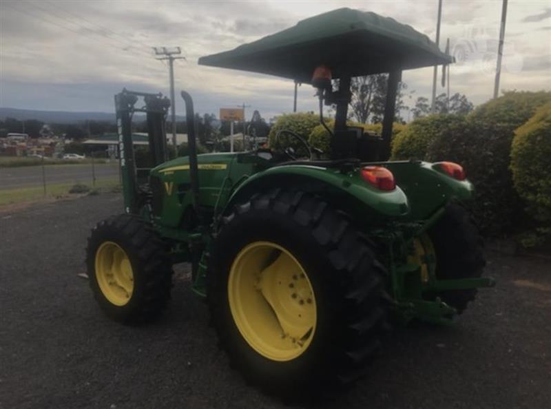 Photo 5. John Deere 5083E tractor