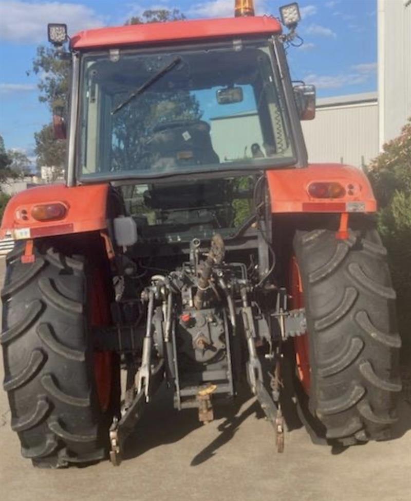 Photo 5. Kubota M105X tractor