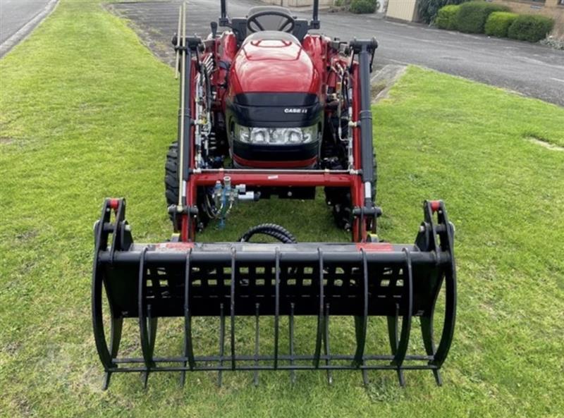 Photo 5. Case IH Farmall 35B tractor