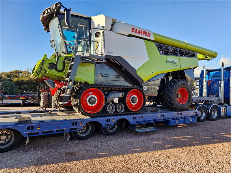 Photo 5. Claas Lexion 8700T combine harvester