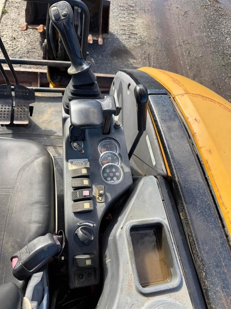 Photo 5. Caterpillar 303C CR Mini Excavator