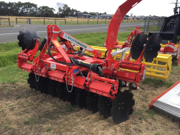 Pottinger Terradisc 3000 TERRADISC 3001 + ROLLER Offset Discs, Seeding ...