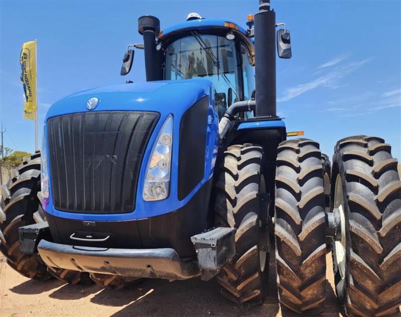 Photo 5. New Holland T9.615 tractor