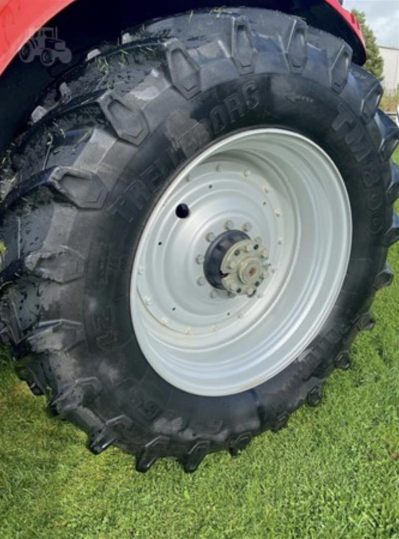 Photo 5. Case IH Puma 165 tractor