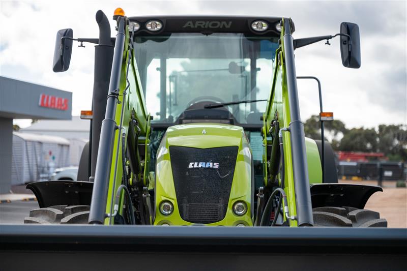 Photo 5. Claas ARION 640 Tractor FWA/4WD