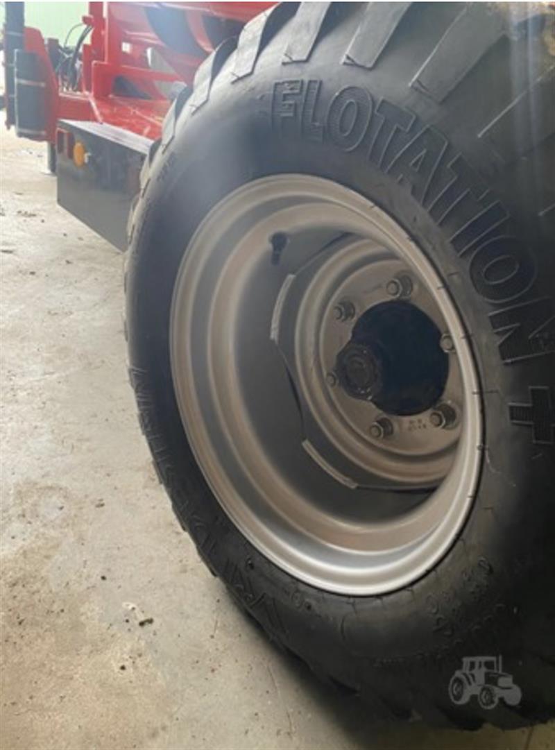 Photo 5. Kuhn RW1610 bale wrapper