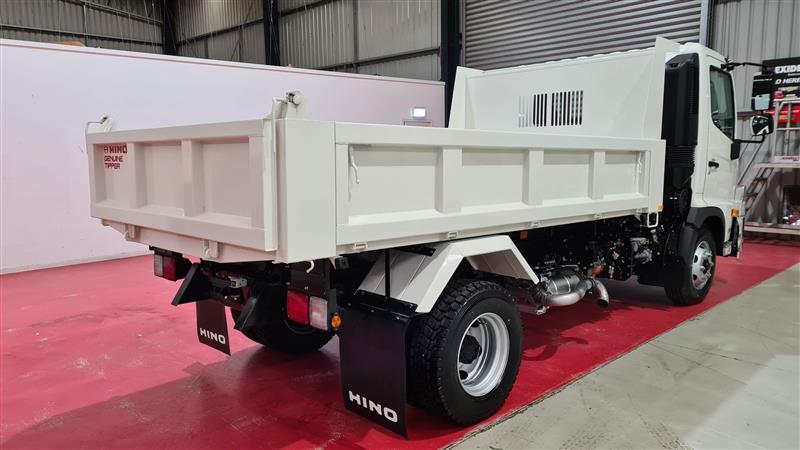 Photo 5. Hino FC 1124 Tipper