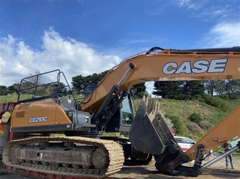 Photo 5. Case CX210C track excavator