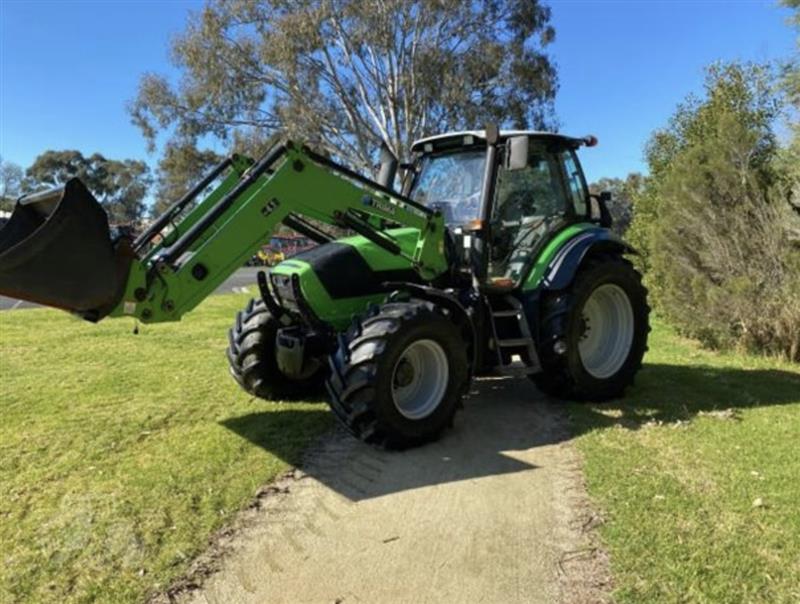 Photo 5. Deutz Fahr Agrotron M600 tractor