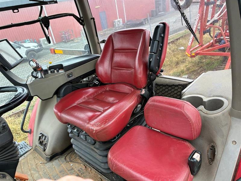 Photo 5. CASE IH MAGNUM 340 Tractor