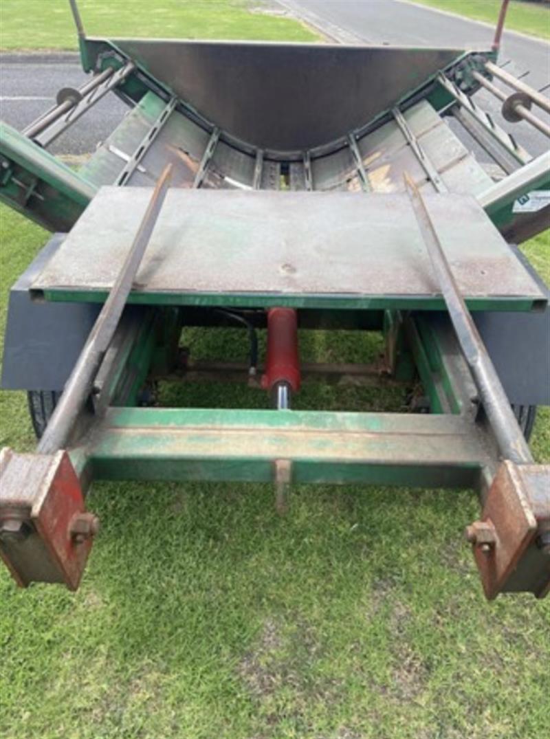 Photo 5. Truline TBF balefeeder