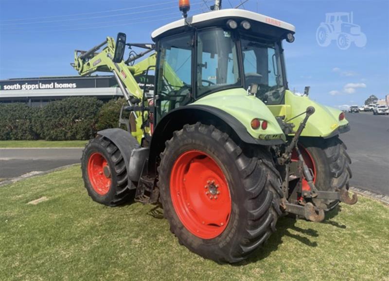 Photo 5. Claas Arion 510 tractor