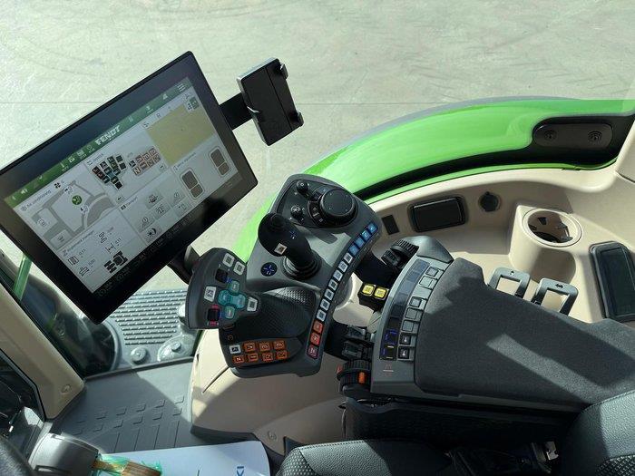 Photo 5. Fendt 618 Vario tractor
