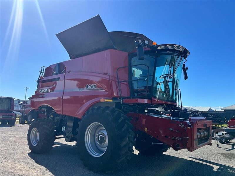 Photo 5. 2021 CASE IH 8250 