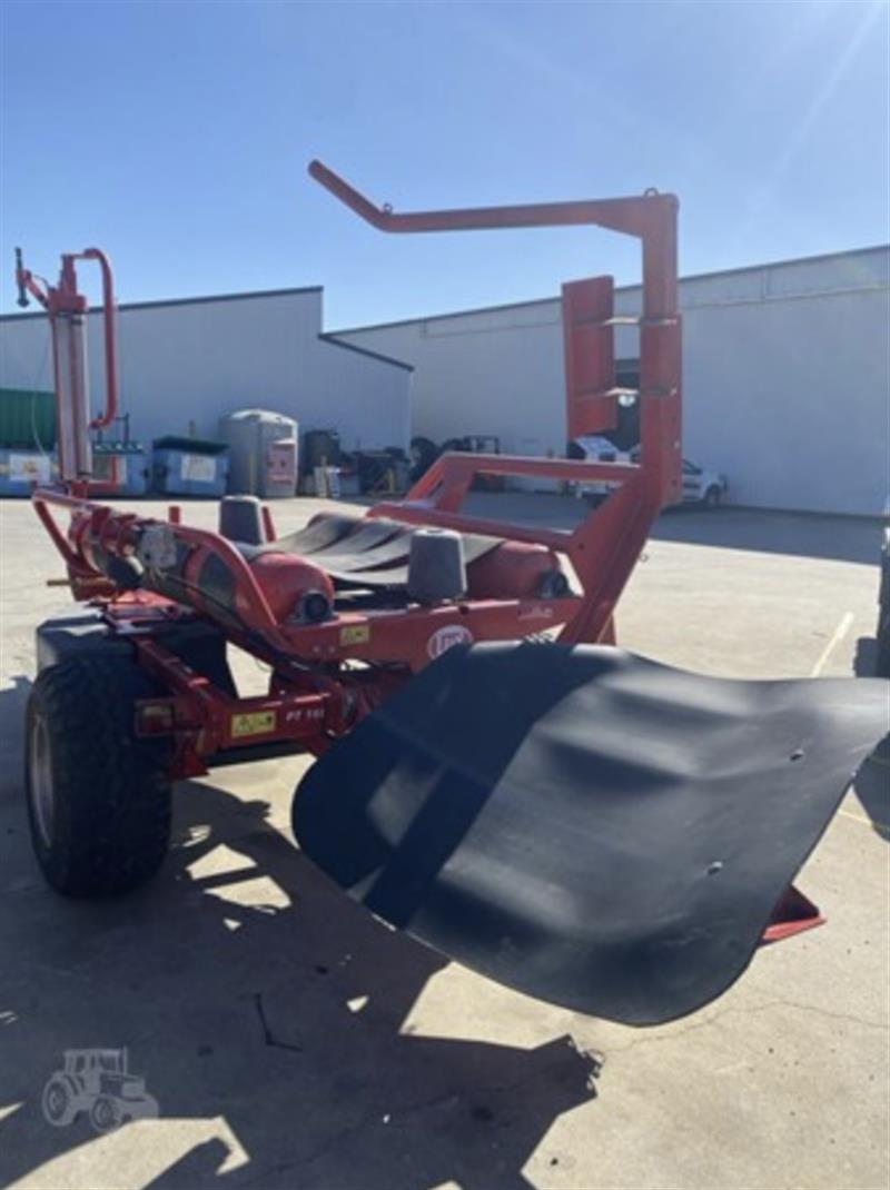 Photo 5. Lely Attis PT160 wrapper