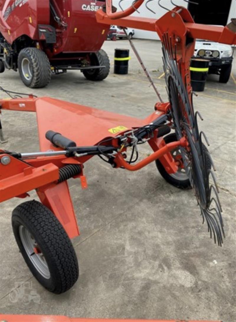 Photo 5. Kuhn SR110 hay rake