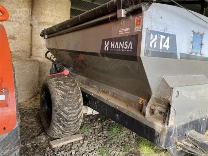 Photo 5. Hansa T4 spreader